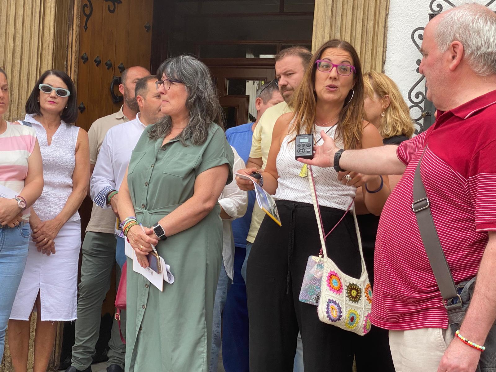 Intervención de Cristina Vico, técnica de Cultura de la ADR Sierra Mágina, en la inauguración de Balcón&Arte Mágina 2025