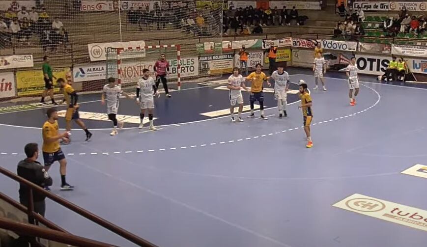 Imagen de un instante del partido del Tubos Aranda ante Cisne