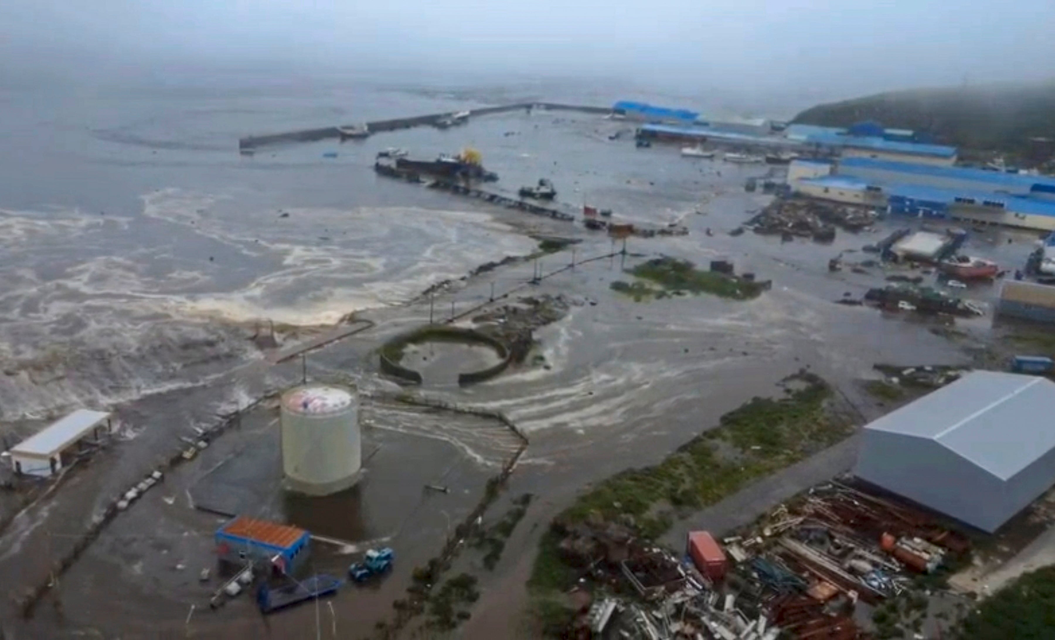 Imagen aérea de la zona de Severo-Kurilsk, en Rusia, tras el terremoto de 8,8