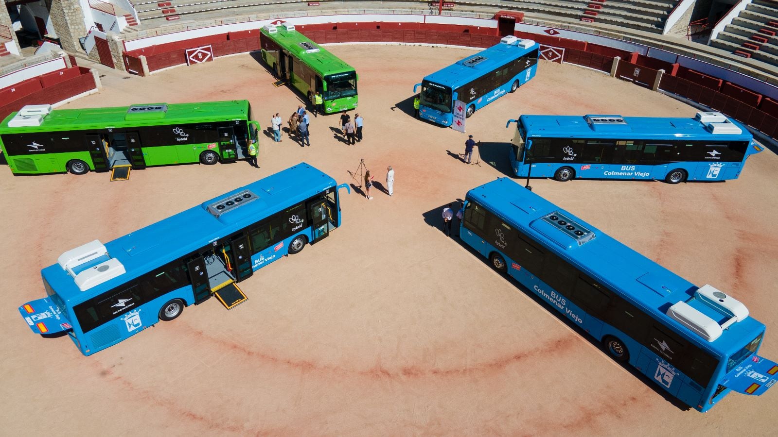 Presentación de nuevos autobuses urbanos en Colmenar Viejo.