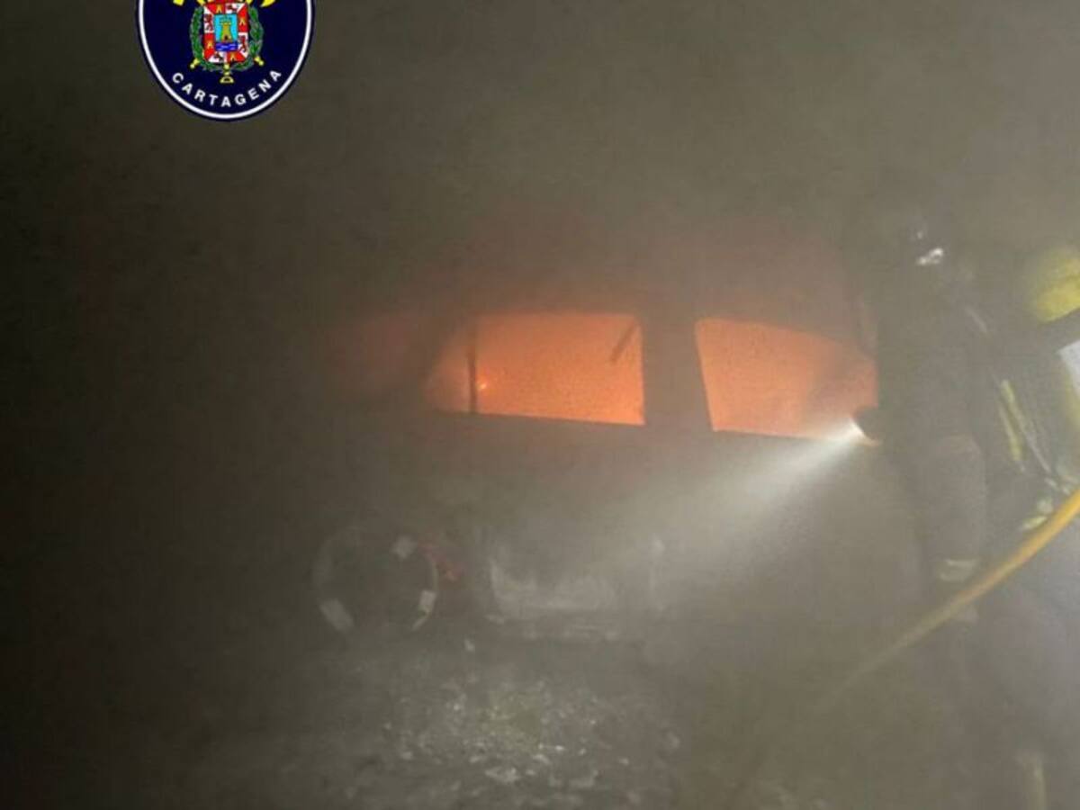 Intoxicados por humo dos hombres en Cartagena