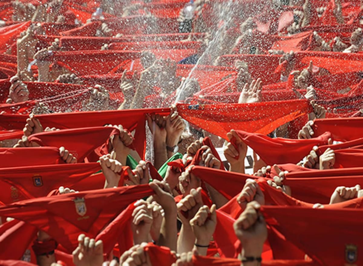 El 'chupinazo' da inicio a la fiesta pamplonesa