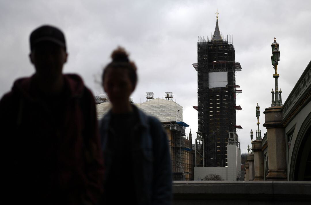 El famoso Big Ben en obras en la ciudad de Londres.