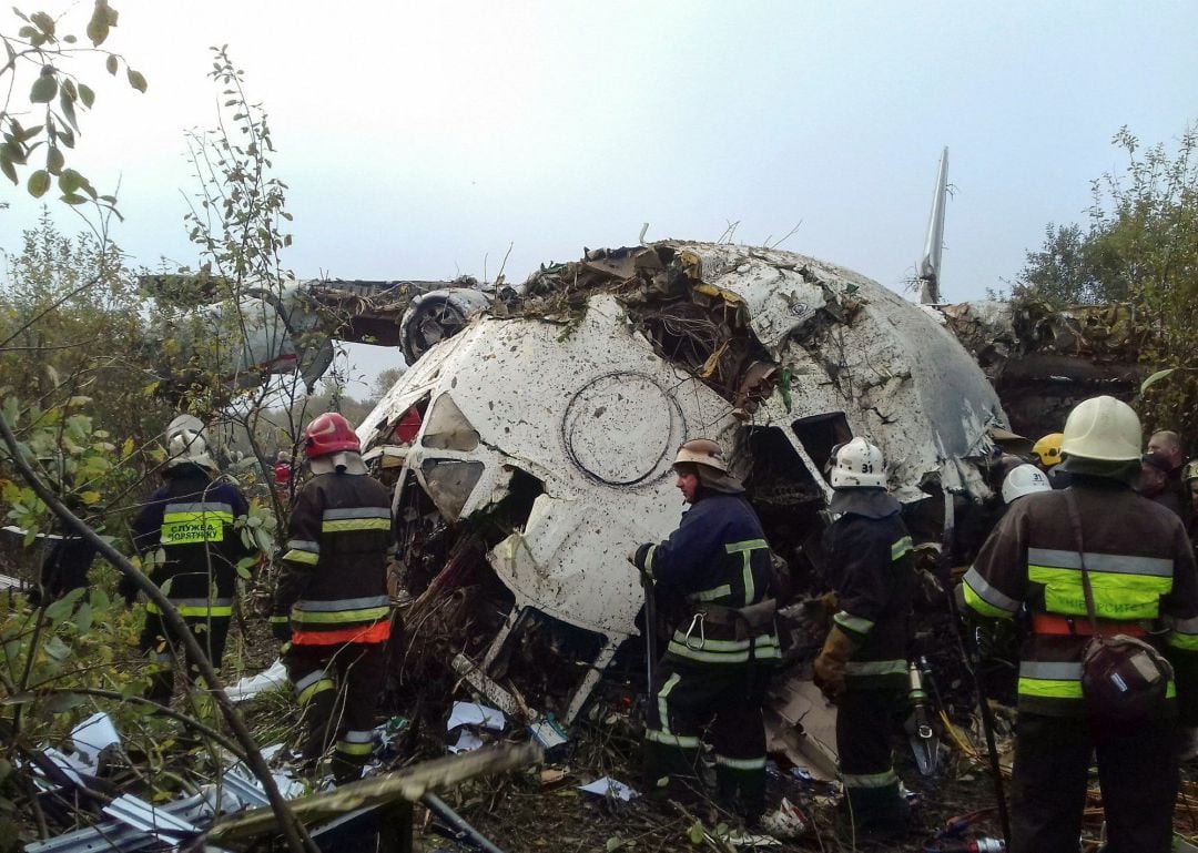 FOTOGALERÍA | Las imágenes del avión siniestrado en Lviv (Ucrania)