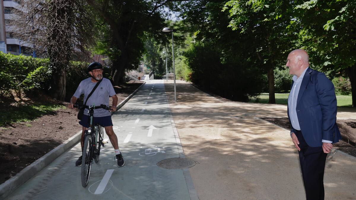 Carnero justifica el carril bici de Moreras con un plan que lleva en el cajón dos años y que aún no ha sido aprobado