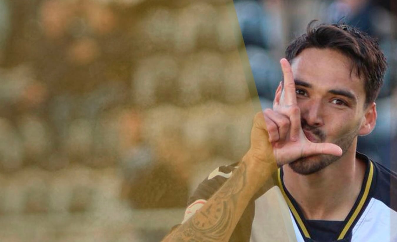 Diego Domínguez celebra uno de los goles