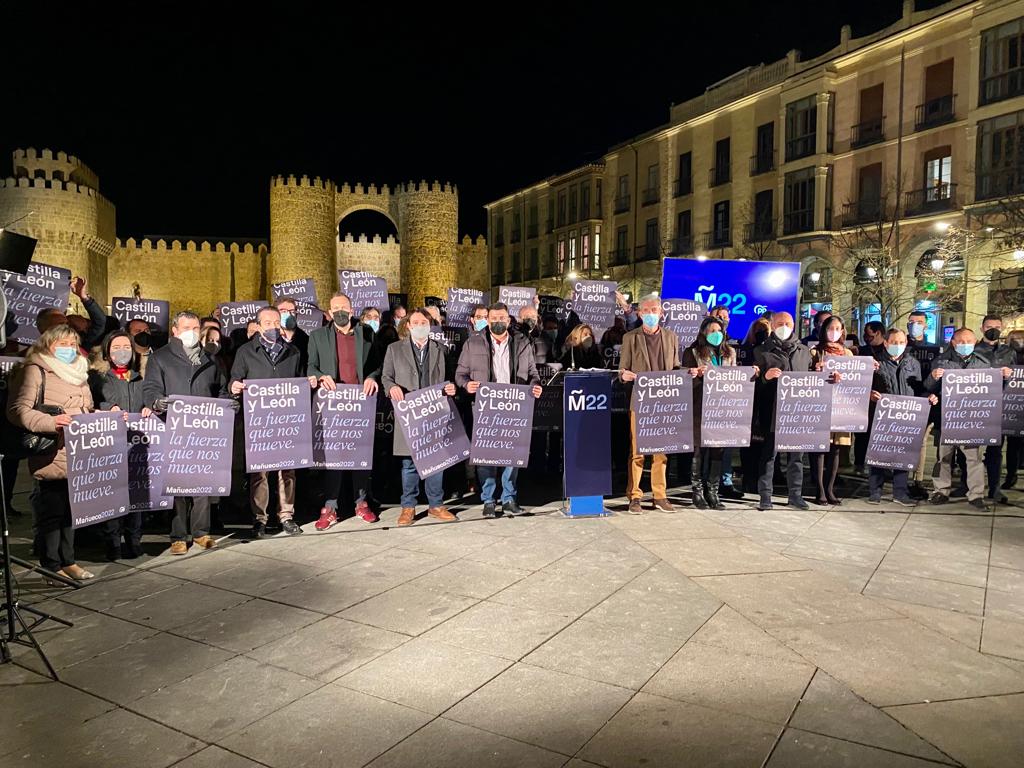 Los candidatos del PP abren la campaña con un acto en el Mercado Grande