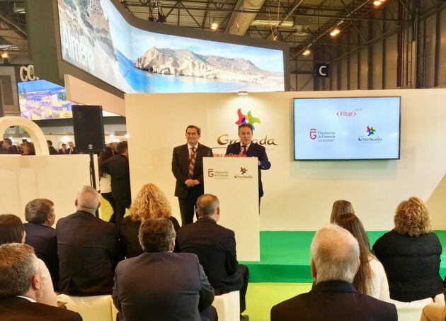 El presidente de la Diputación de Granada y el diputado de Turismo realizan el balance turístico del año 2017 de la provincia de Granada en Fitur