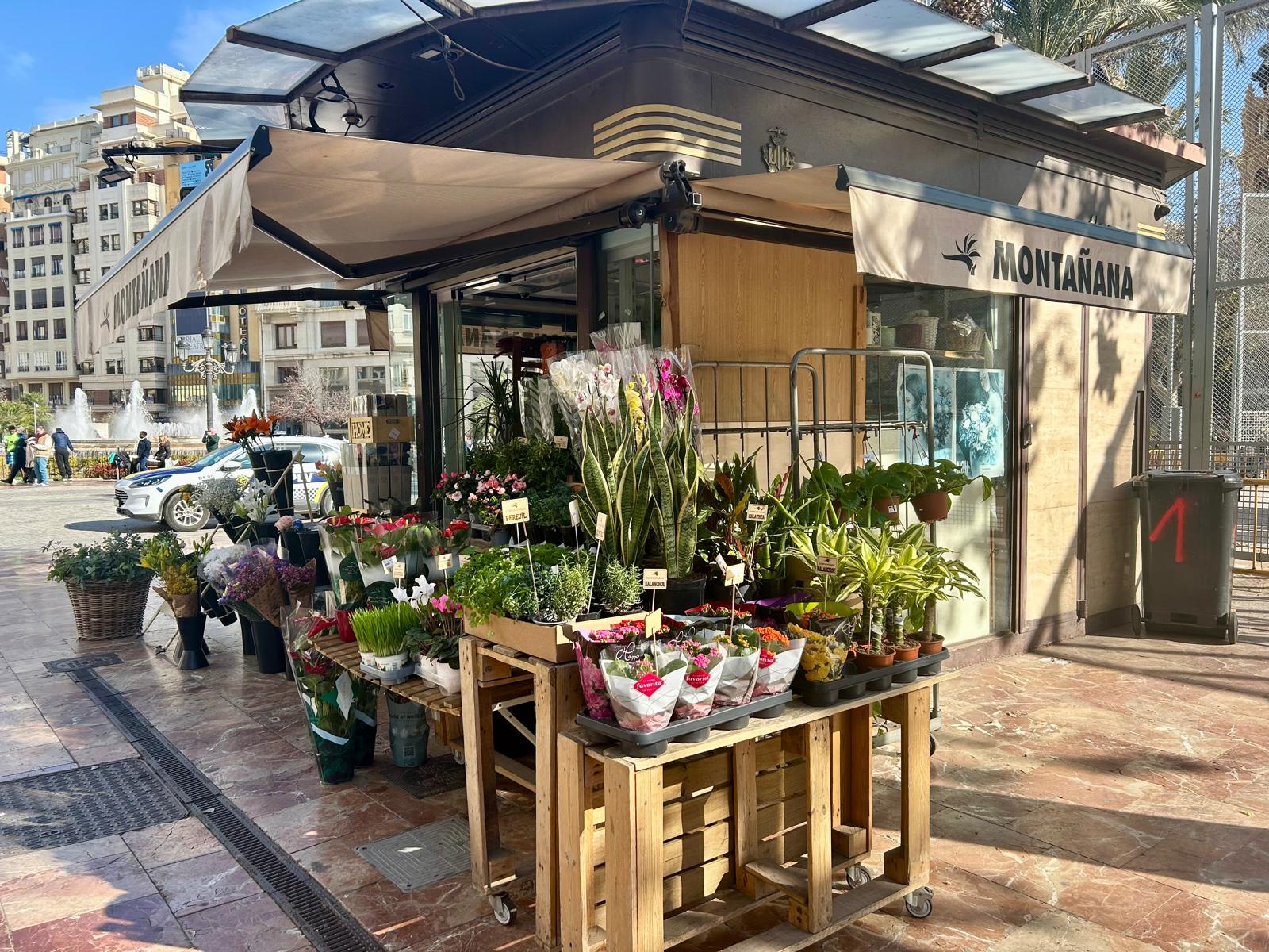 Casetas de flores de la plaza del Ayuntamiento de València