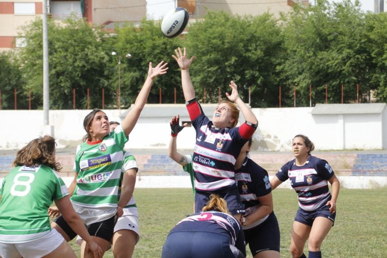 El rugby comienza a calar entre las féminas de Elda y comarca