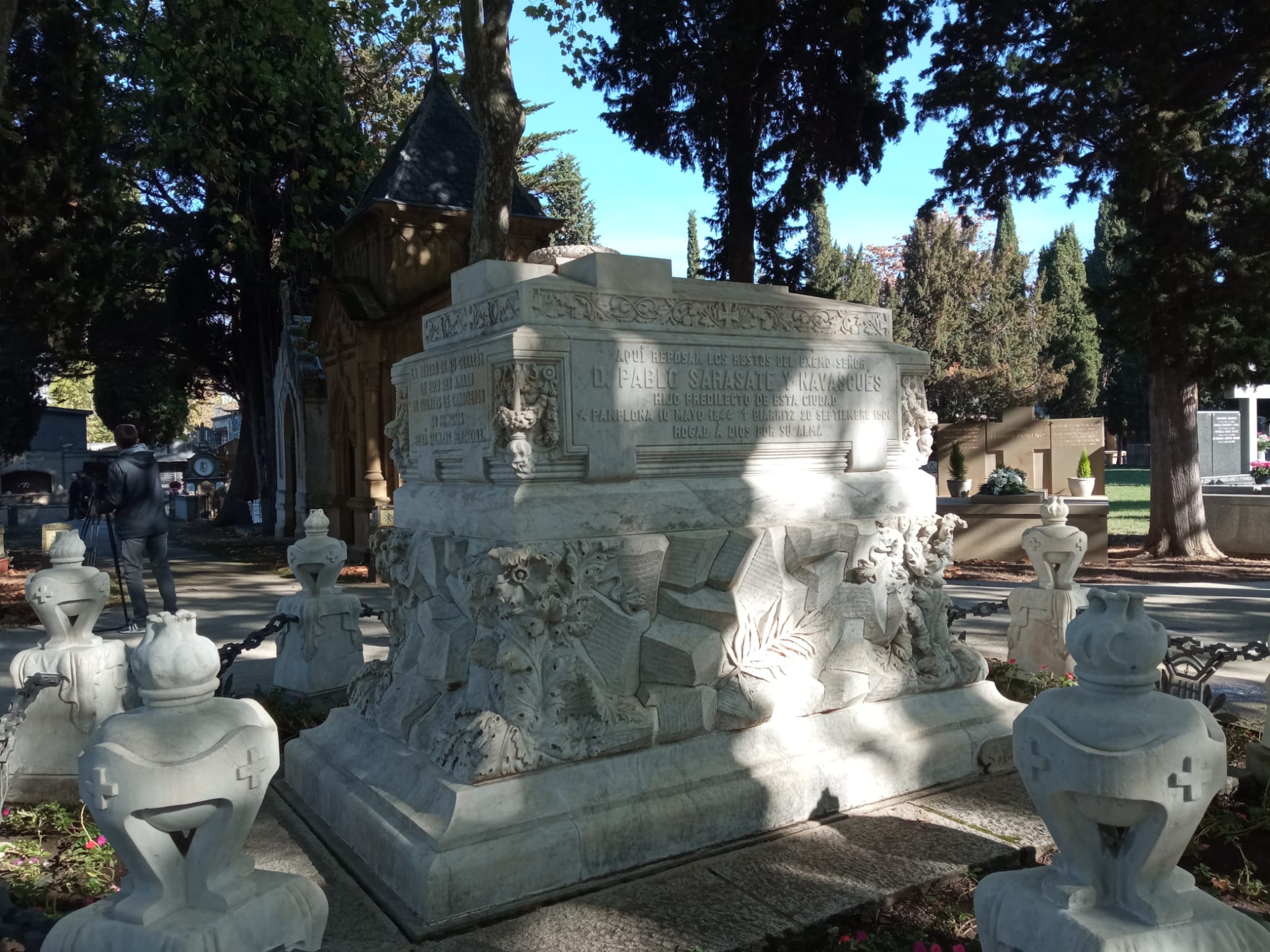 Tumba de Pablo Sarasate en el cementerio de Pamplona