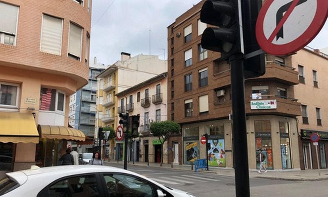 Los semáforos de l&#039;Avinguda de València y las calles Magistrat Català y Alfaro,en Gandia, se han vuelto a averiar. 