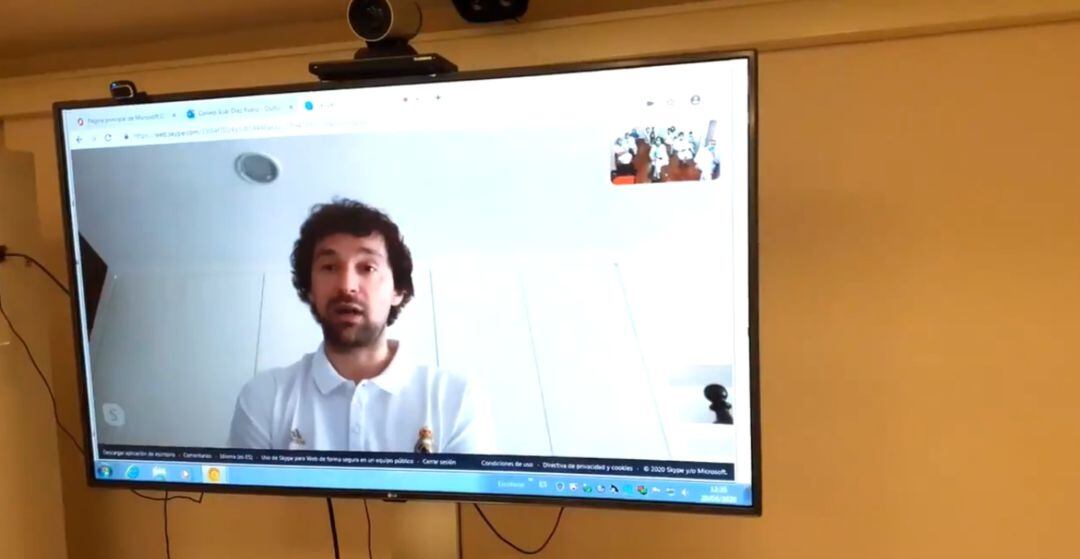 Sergio Llull durante el mensaje sorpresa al personal sanitario