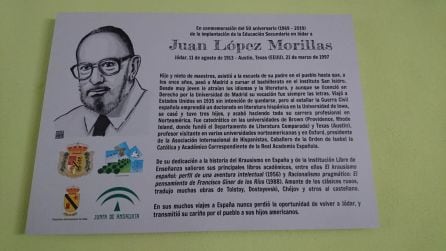 Panel sobre la figura de Juan López Morillas