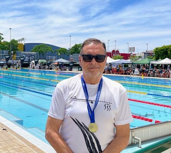 Juan Maestre con su medalla de oro