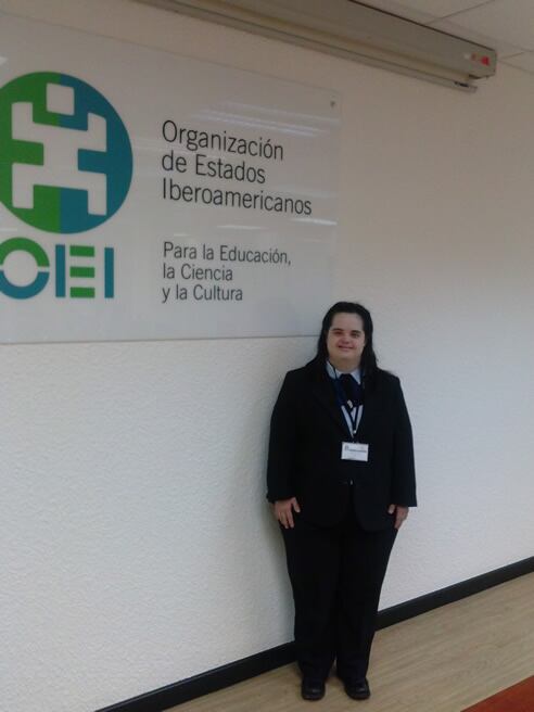 Belén tiene 34 años, es madrileña, tiene Síndrome de Down y desde niña tenía claro que quería trabajar