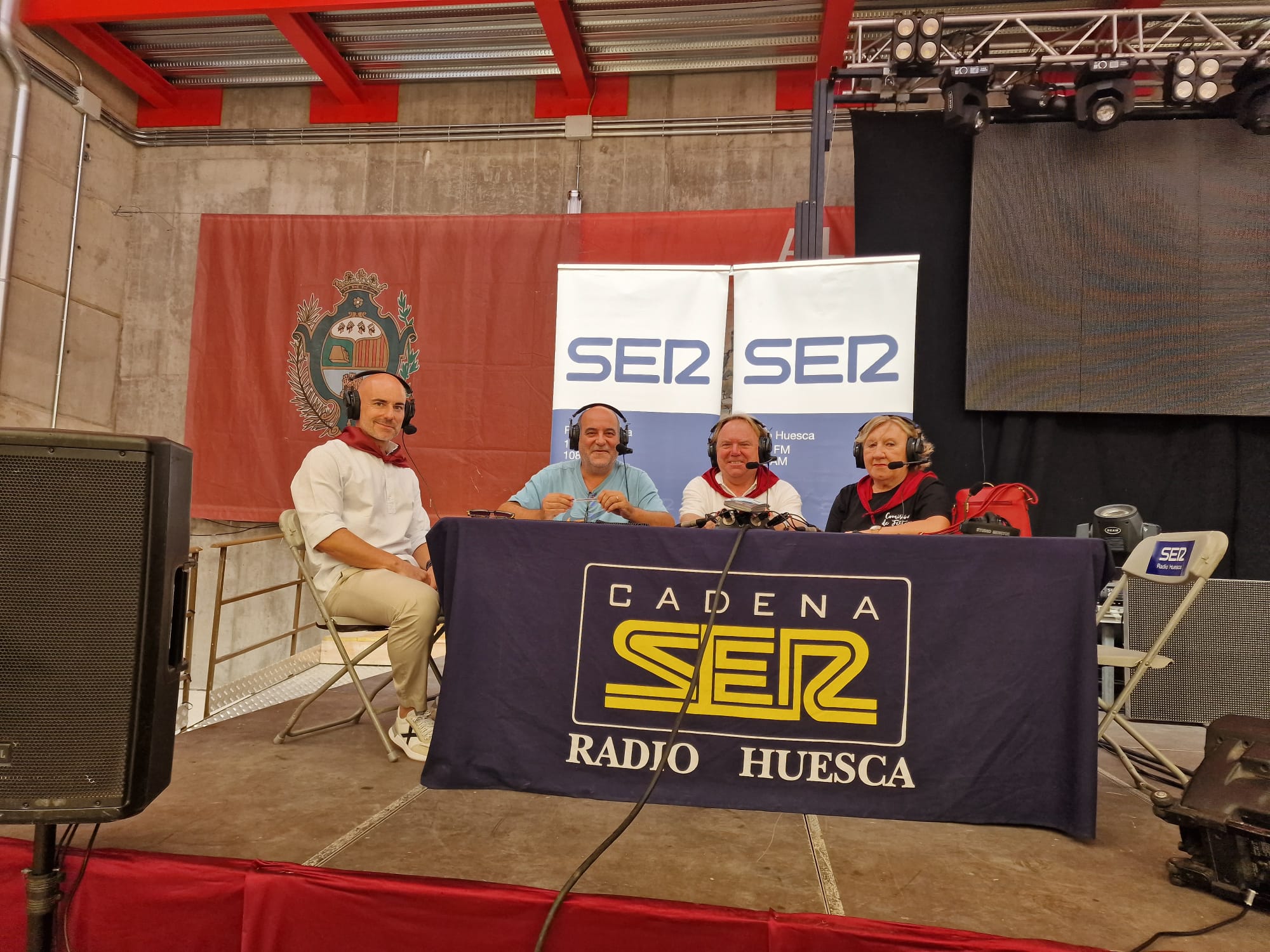 El programa A Vivir Huesca fue protagonista en Almudévar en el arranque de las fiestas