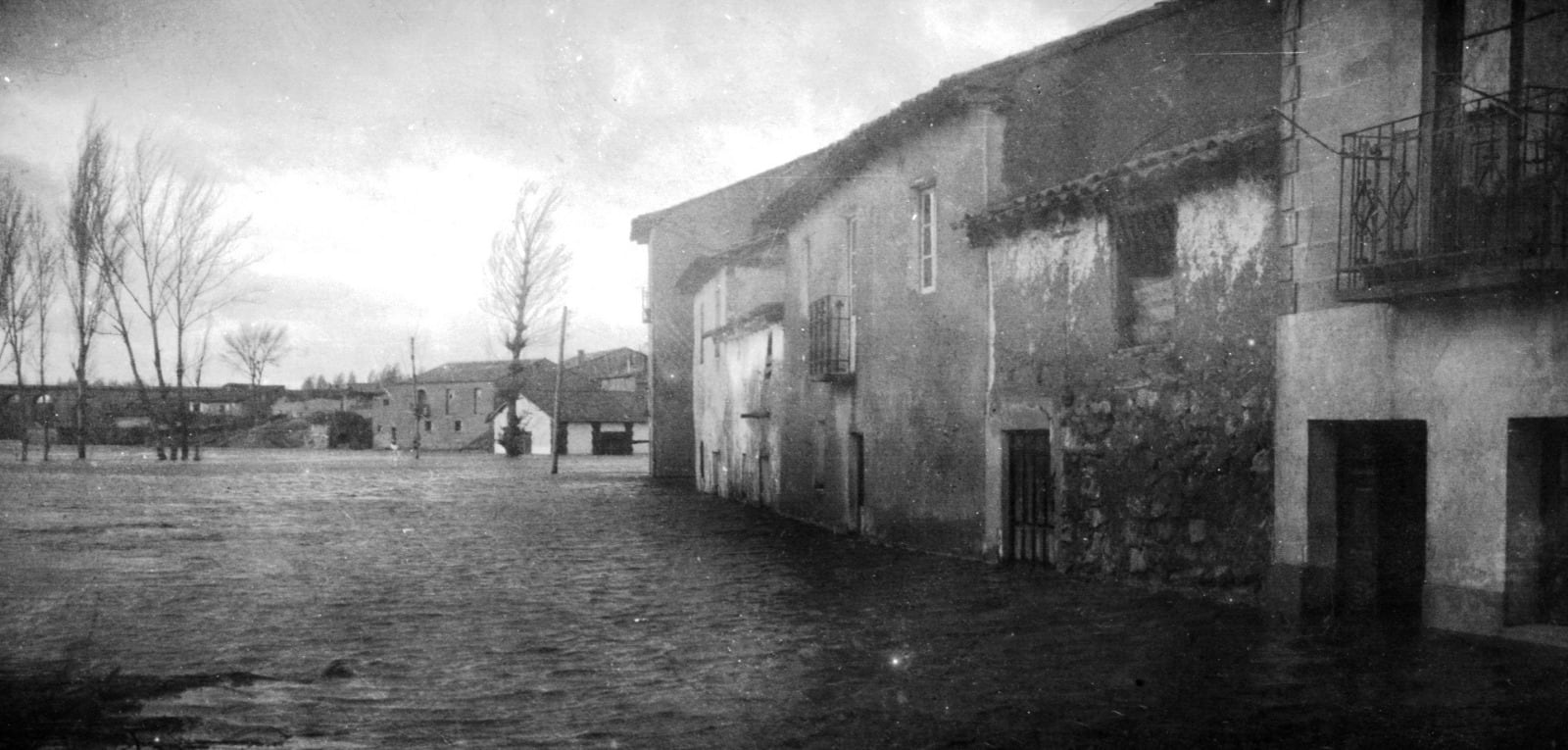 El Espolón durante las inundaciones de 1948