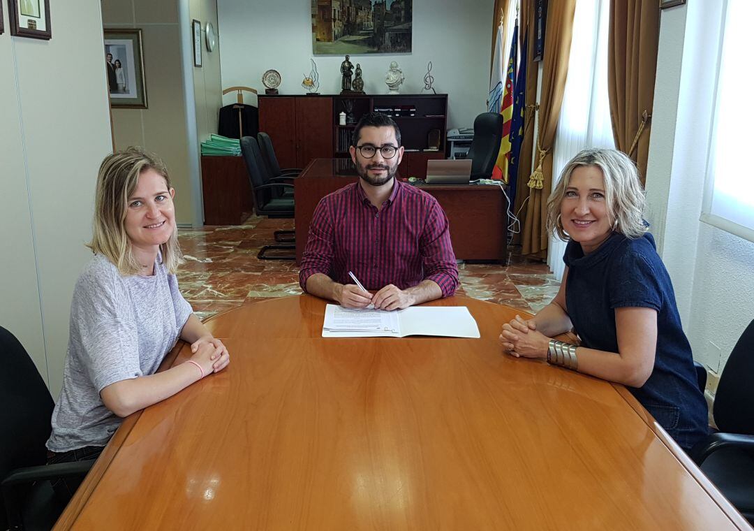 El consistorio organizó una programación con la que conmemorar esta jornada reivindicativa de los derechos de los colectivos de Lesbianas, Gays, Transexuales y Bisexuales