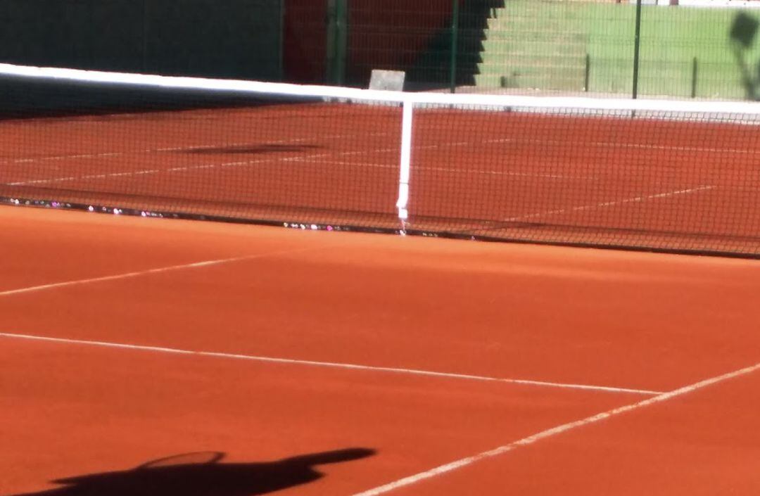 Imagen pista de tenis.
