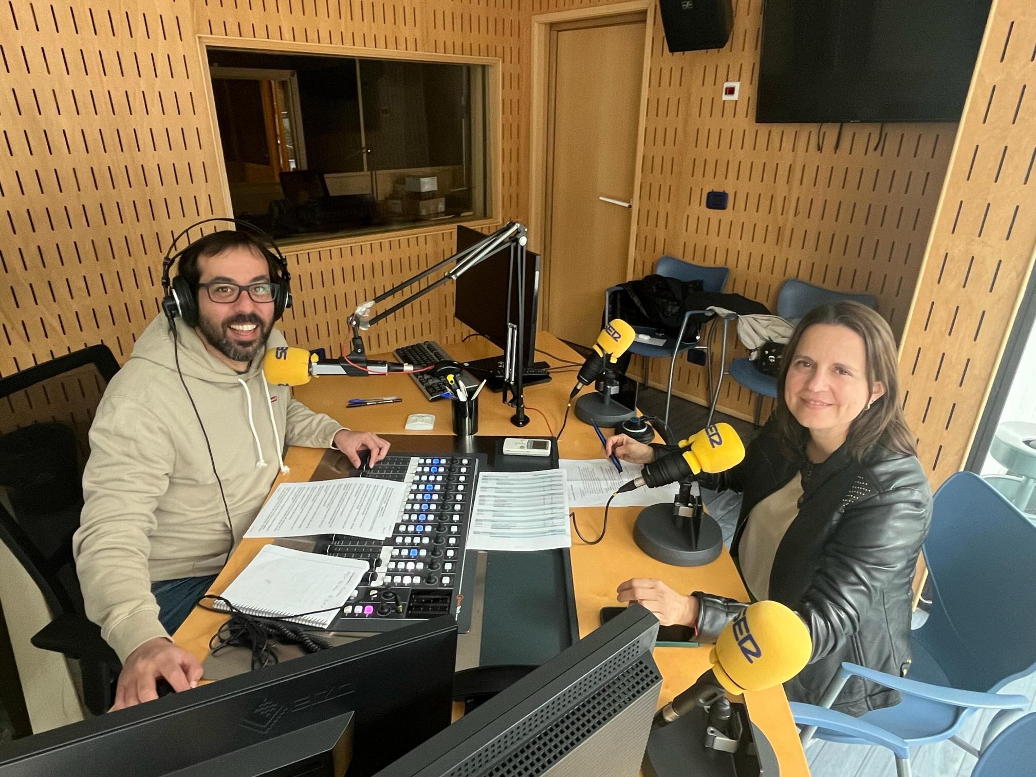 La cònsol major d'Escaldes Rosa Gili als estudis de SER Andorra.