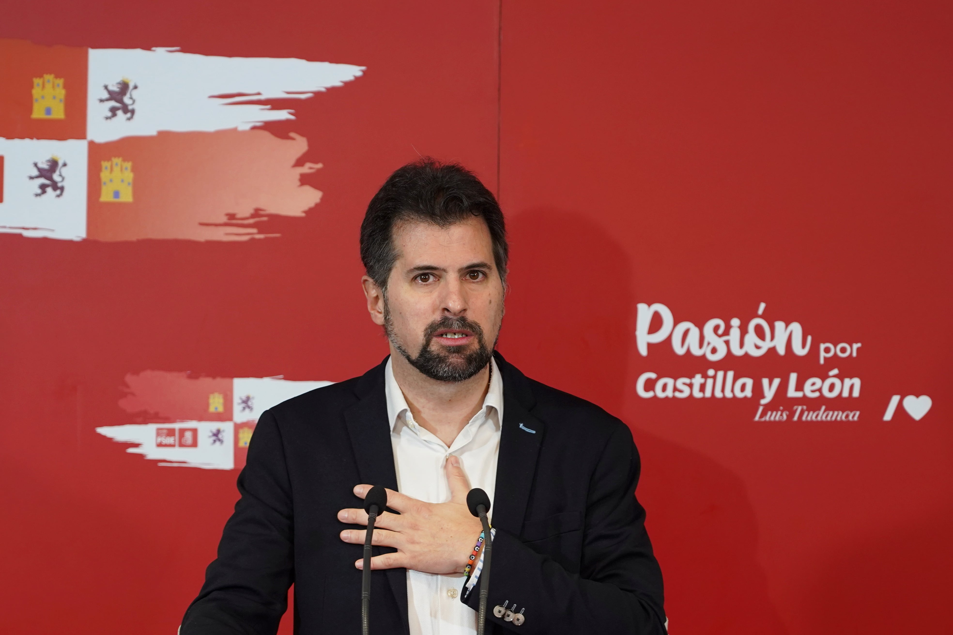 El secretario general del PSOE de Castilla y León y portavoz en las Cortes autonómicas, Luis Tudanca, interviene en la tradicional recepción navideña a la prensa que cada año realiza su partido.