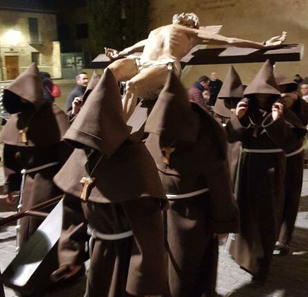 Imagen de @pasionsalamanca. El Cristo de la Humildad, durante la estación de penitencia.