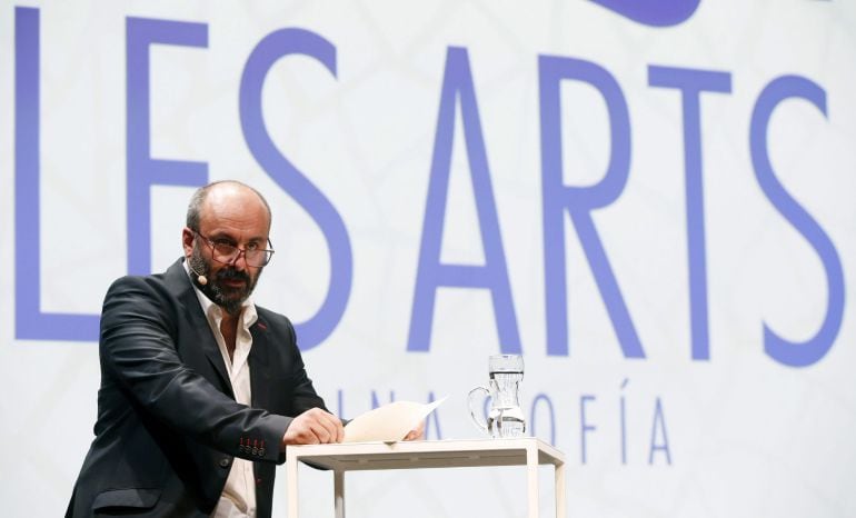 El intendente-director artístico del Palau de les Arts Reina Sofía, Davide Livermore, durante la presentación de la oferta lírica, sinfónica y de danza de la décima temporada del coliseo valenciano