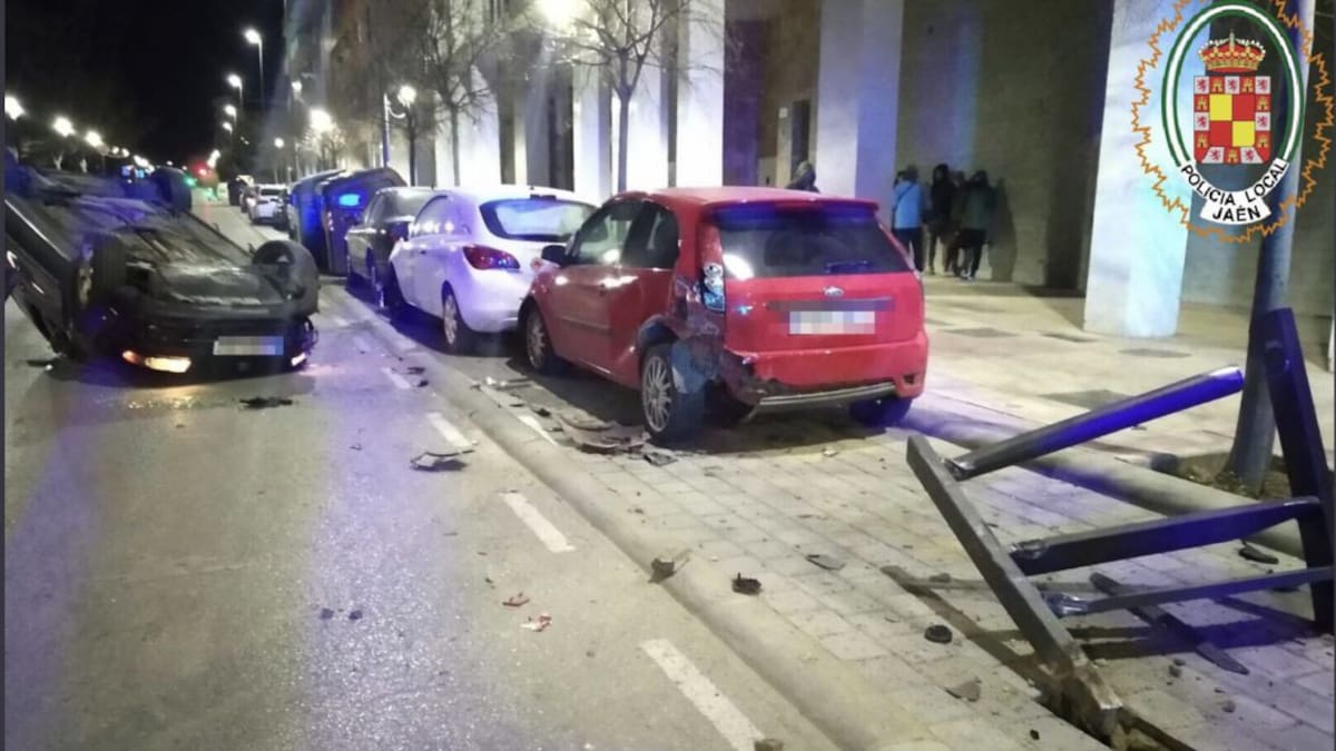Aparatoso accidente de tráfico en la capital