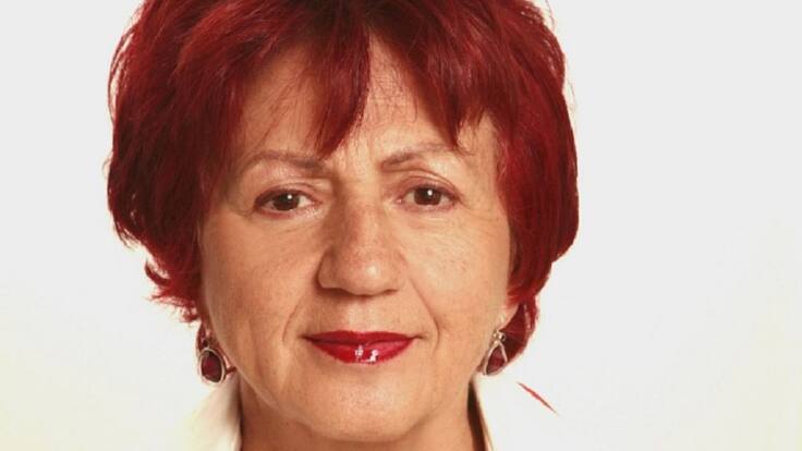 "Hablar como el humo".Firma de opinión de Juana Castro, poeta