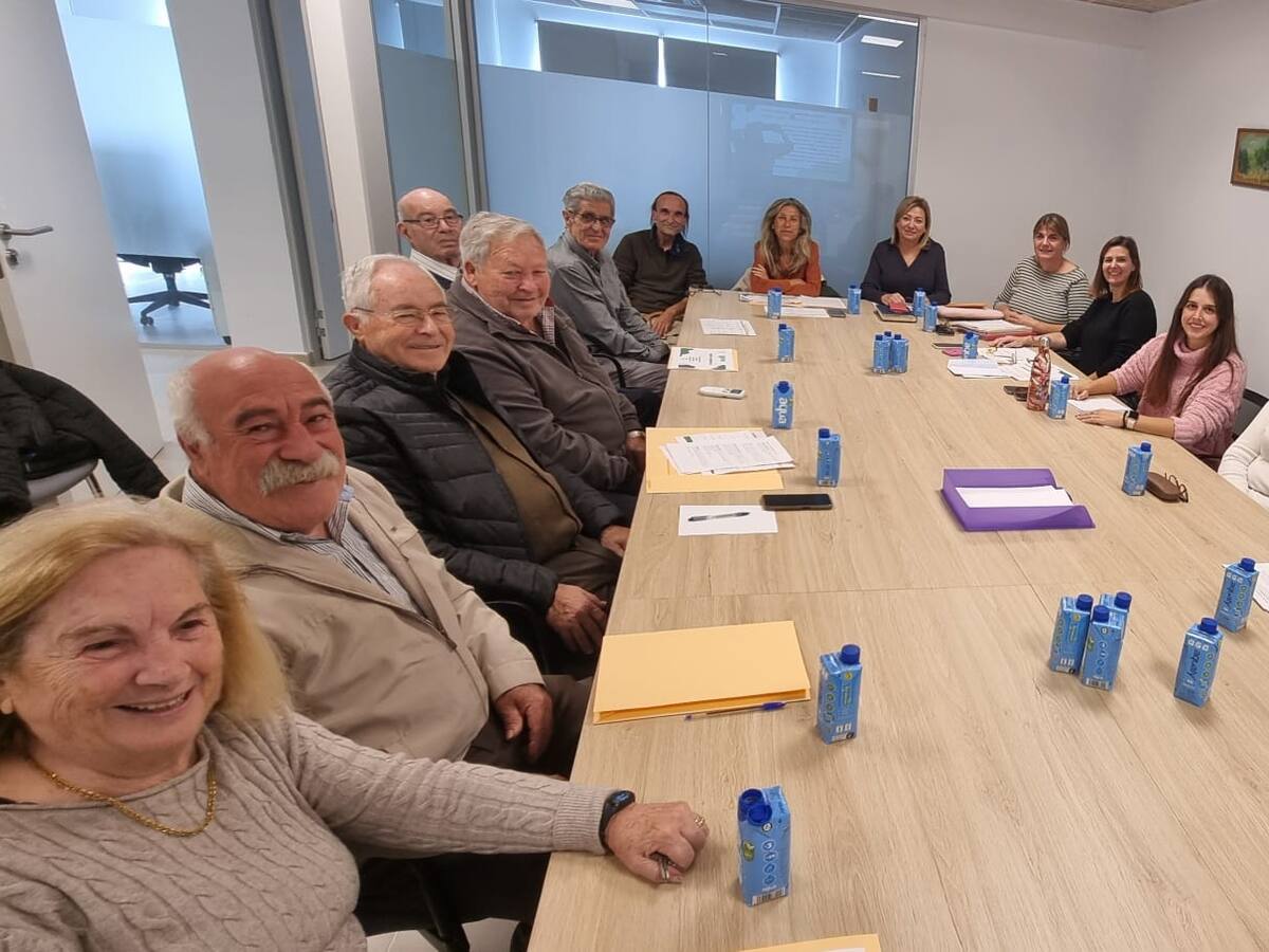 Santa Eulària pone en marcha la Mesa de los Mayores para mejorar la colaboración con los clubes del municipio