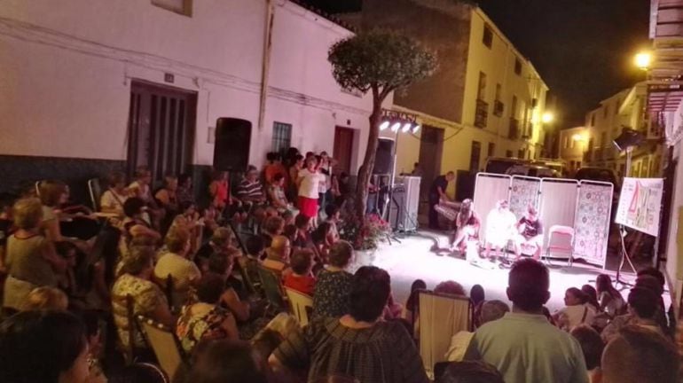 Momento de una de las representaciones del ciclo &#039;Teatro en la calle&#039;