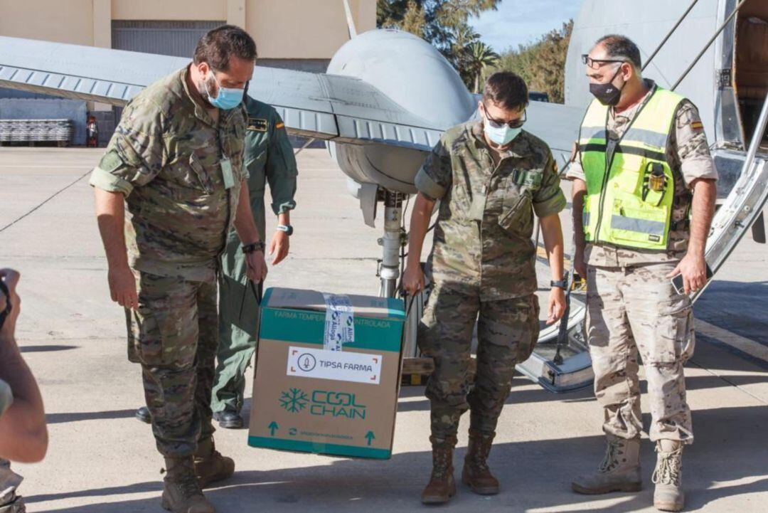 Llegada a Gran Canaria de las primeras vacunas de Janssen