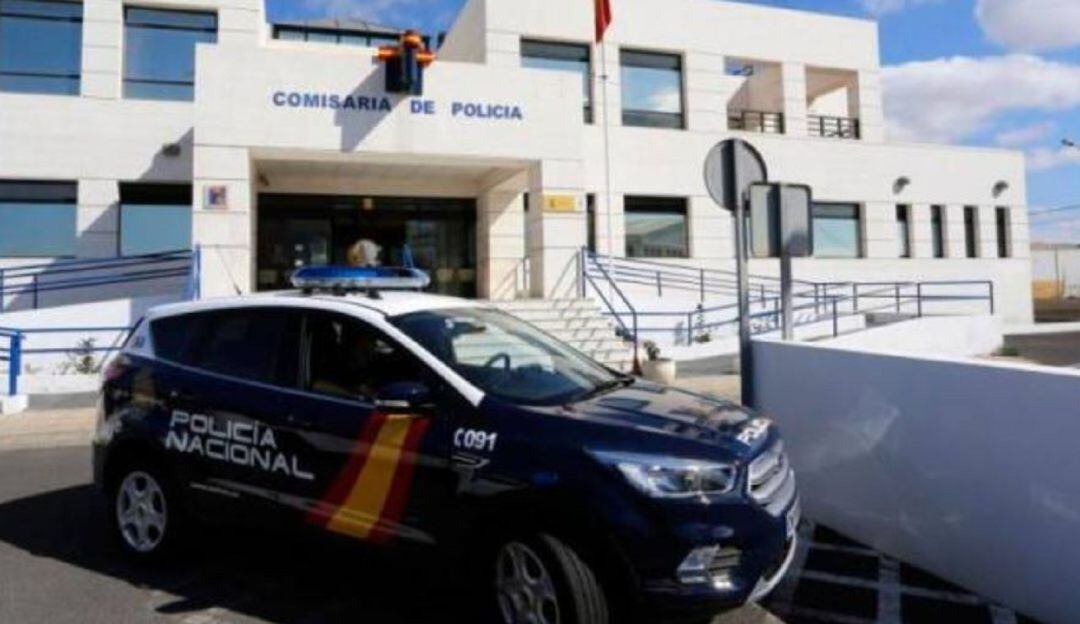 Coche patrulla en la Comisaría de la Policía Nacional de Arrecife.