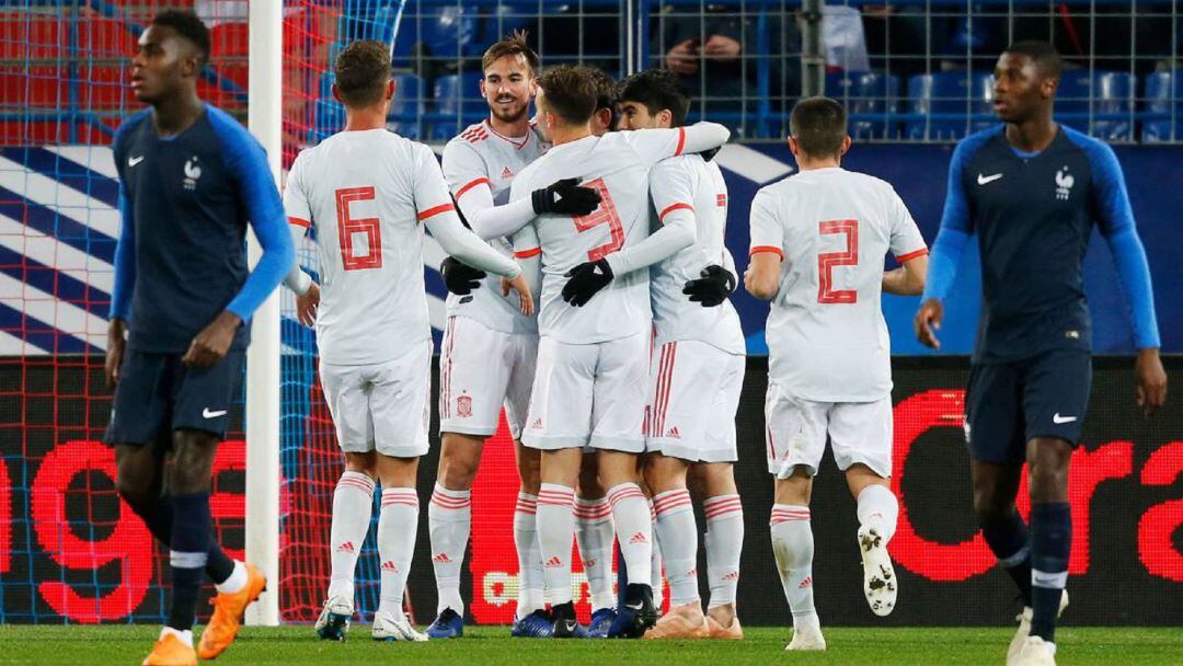 La Rojita celebra un gol.