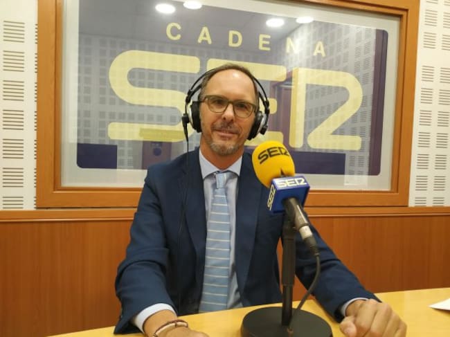 Álvaro Navarro. Abogado de los proveedores afectados por la paralización de las obras de la Torre del Agua