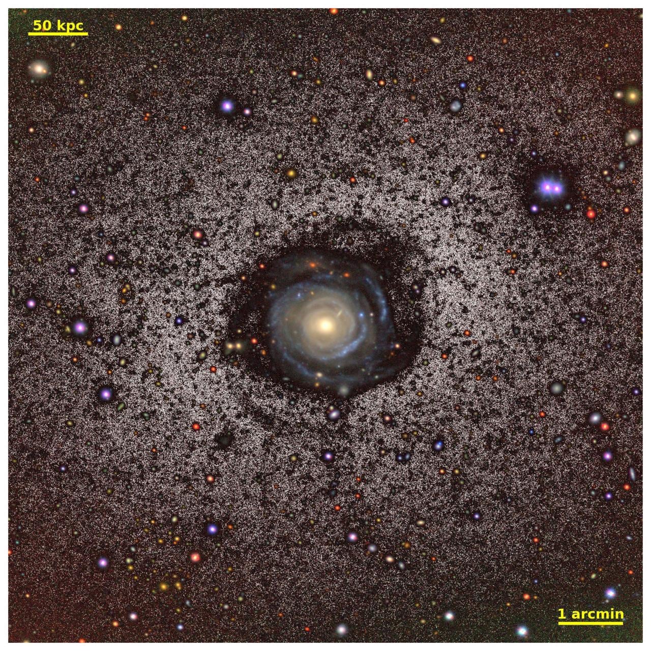 Imagen profunda de la galaxia gigante Malin 2