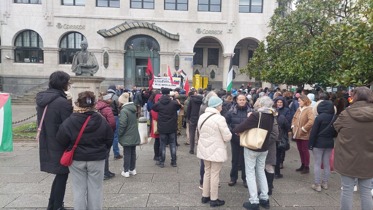 Concentración de protesta en Santander contra el ataque de Estados Unidos a Venezuela.