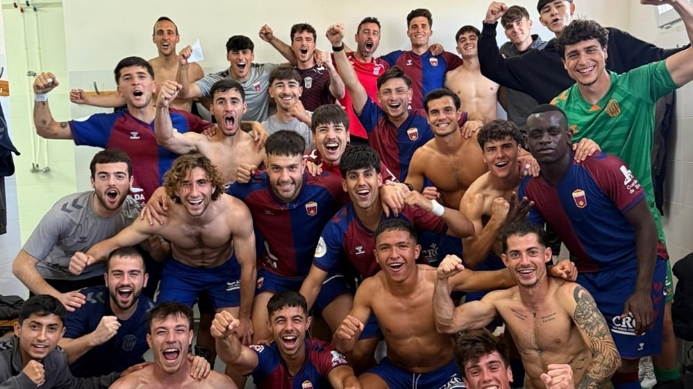 El Eldense B tiene en su mano el ascenso a Tercera División