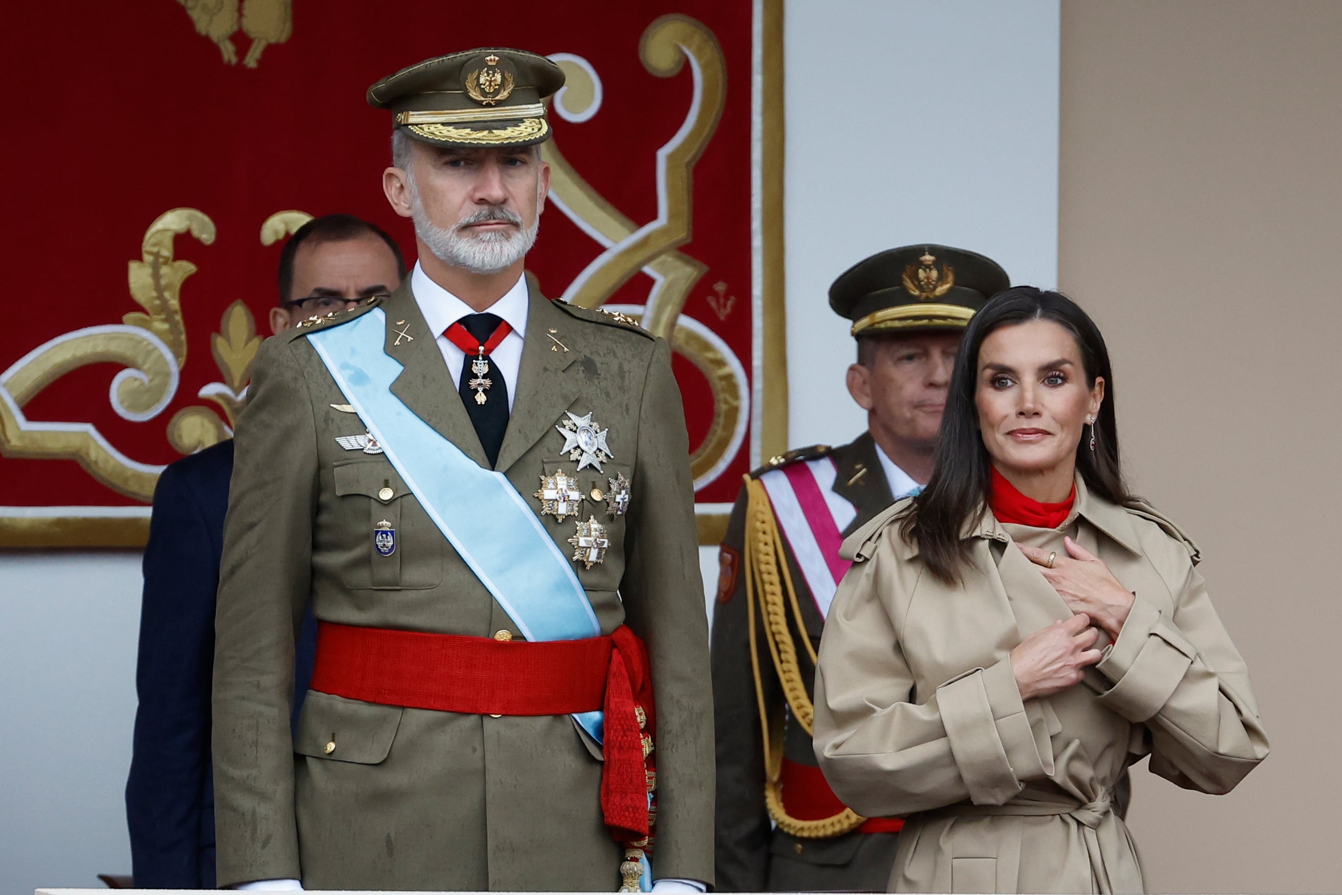 El rey Felipe VI y la reina Letizia presidieron el pasado sábado 12 de octubre el tradicional desfile del Día de la Fiesta Nacional por el Paseo del Prado de Madrid.