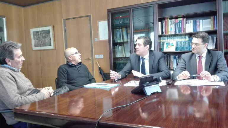 Reunión entre los alcaldes de Coreses y Molacillos con el Delegado Territorial de la Junta de Castila y León y el gerente del Complejo Asistencial de Zamora