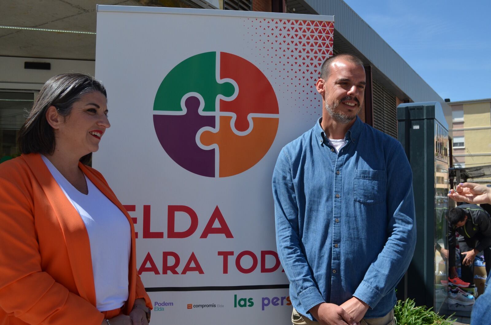 Estefanía Blanes junto a Iñaki Pérez en Elda