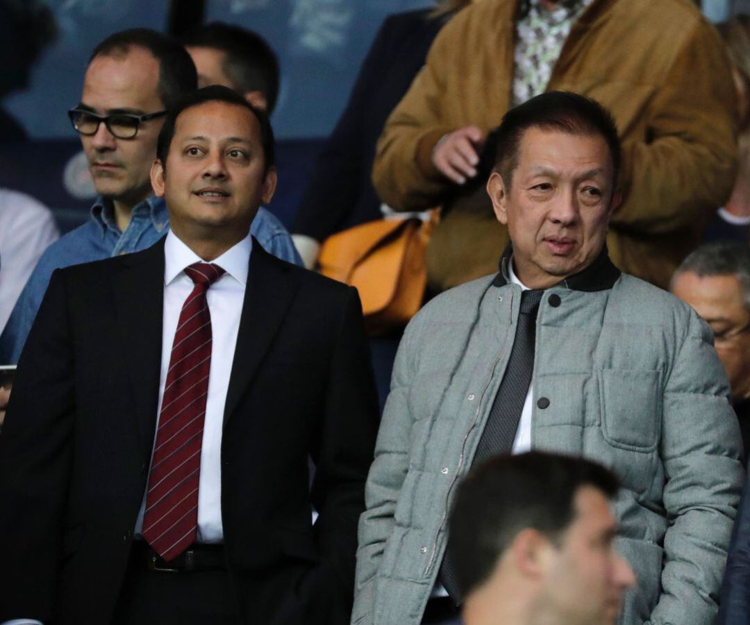 Anil Murthy y Peter Lim, en el palco de Mestalla. 