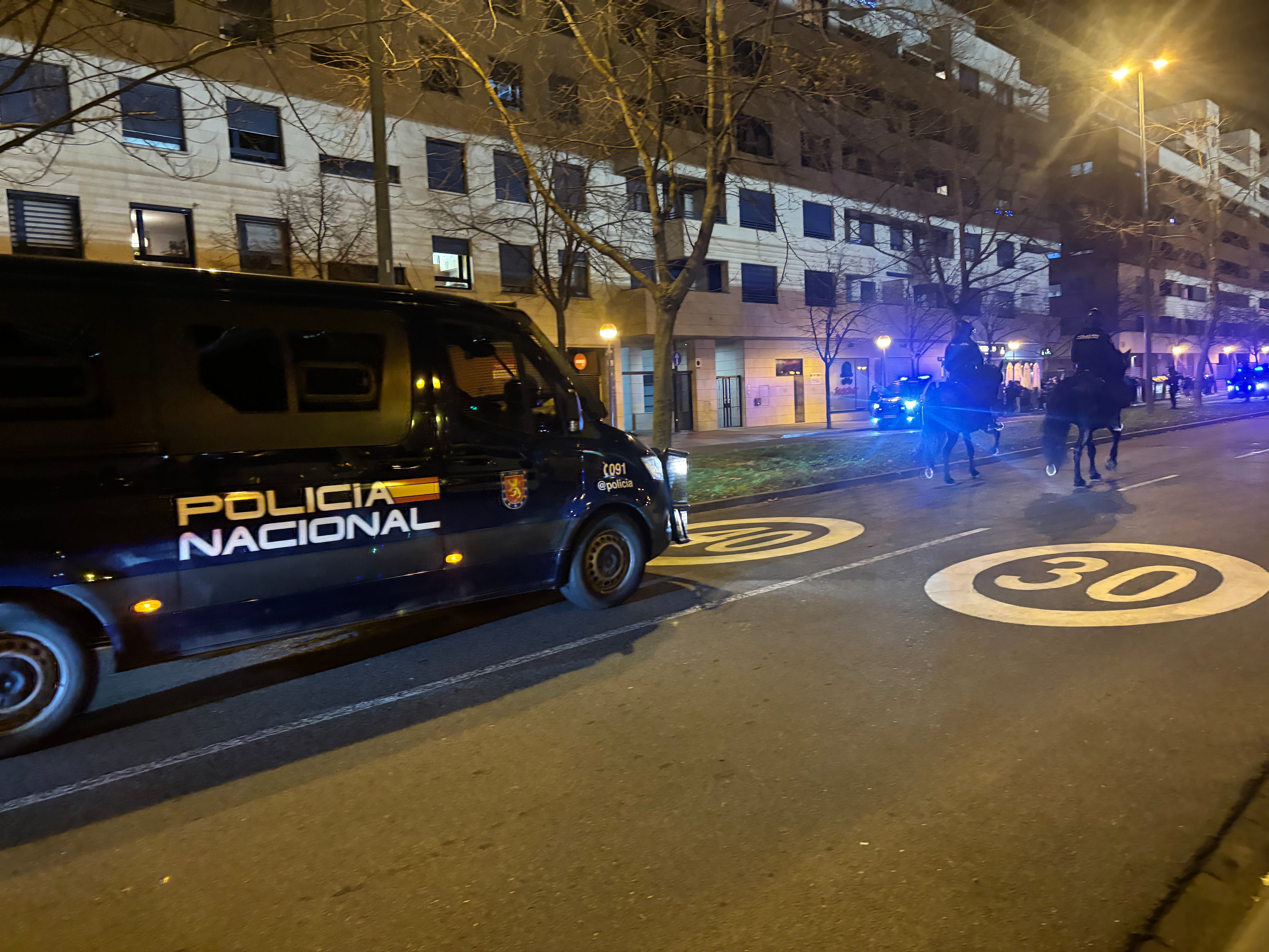 Dispositivo Policía Nacional en el partido de Copa del Rey en Las Gaunas