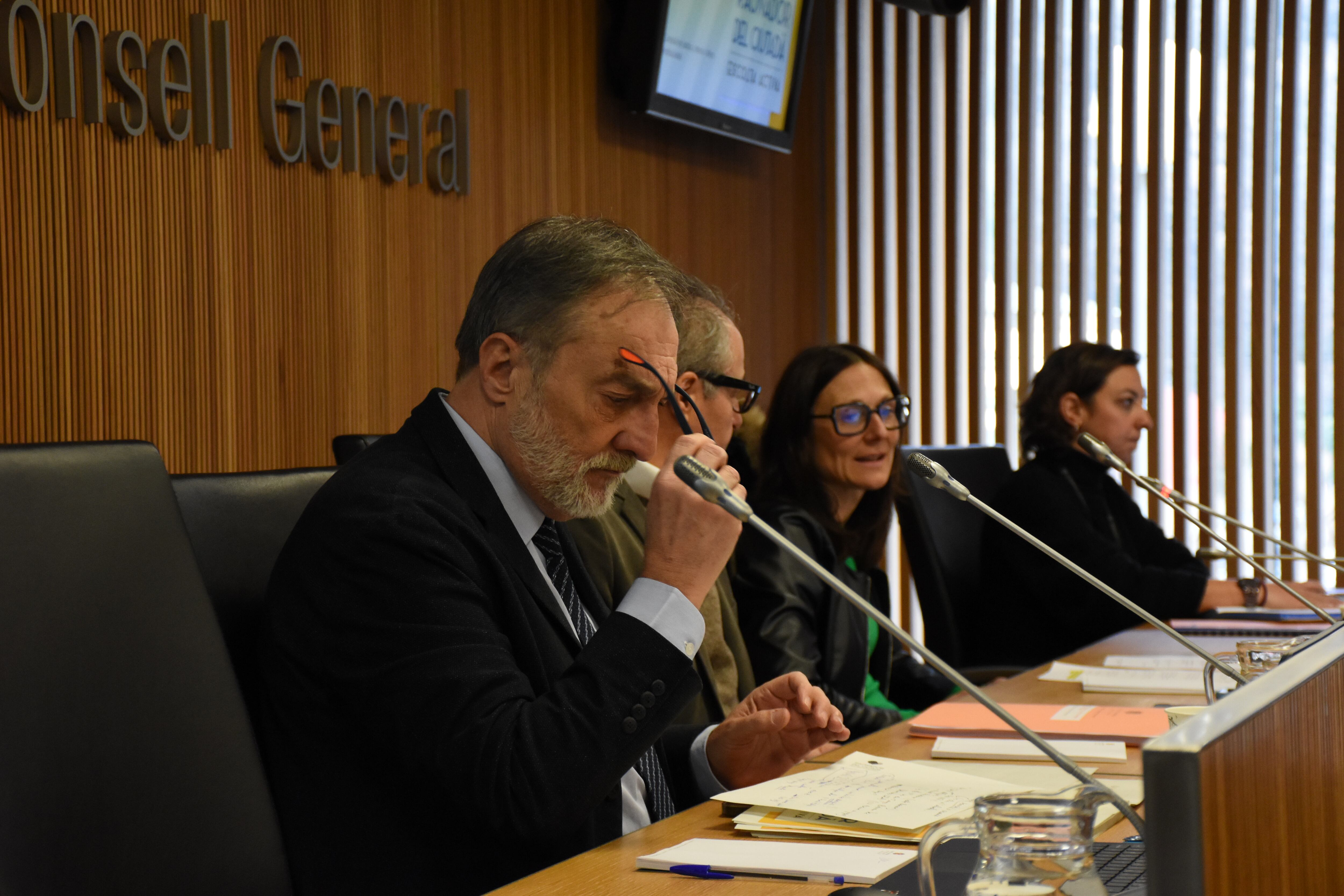 El raonador del ciutadà, Marc Vila, durant la seva intervenció davant la comissió legislativa de Justícia, Interior i Afers Institucionals.