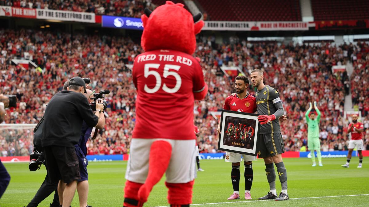 Old Trafford, a los pies de De Gea: ovaciones y homenaje al portero español en el día de su regreso a Manchester