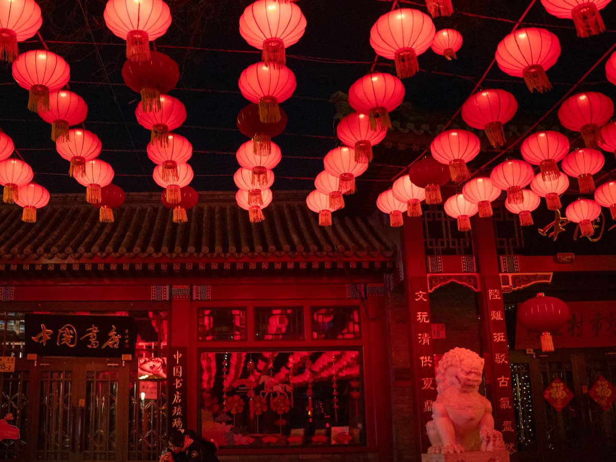 Bilbao da la bienvenida al Año Nuevo chino: más de 3.000 vecinos celebran la llegada del año del caballo