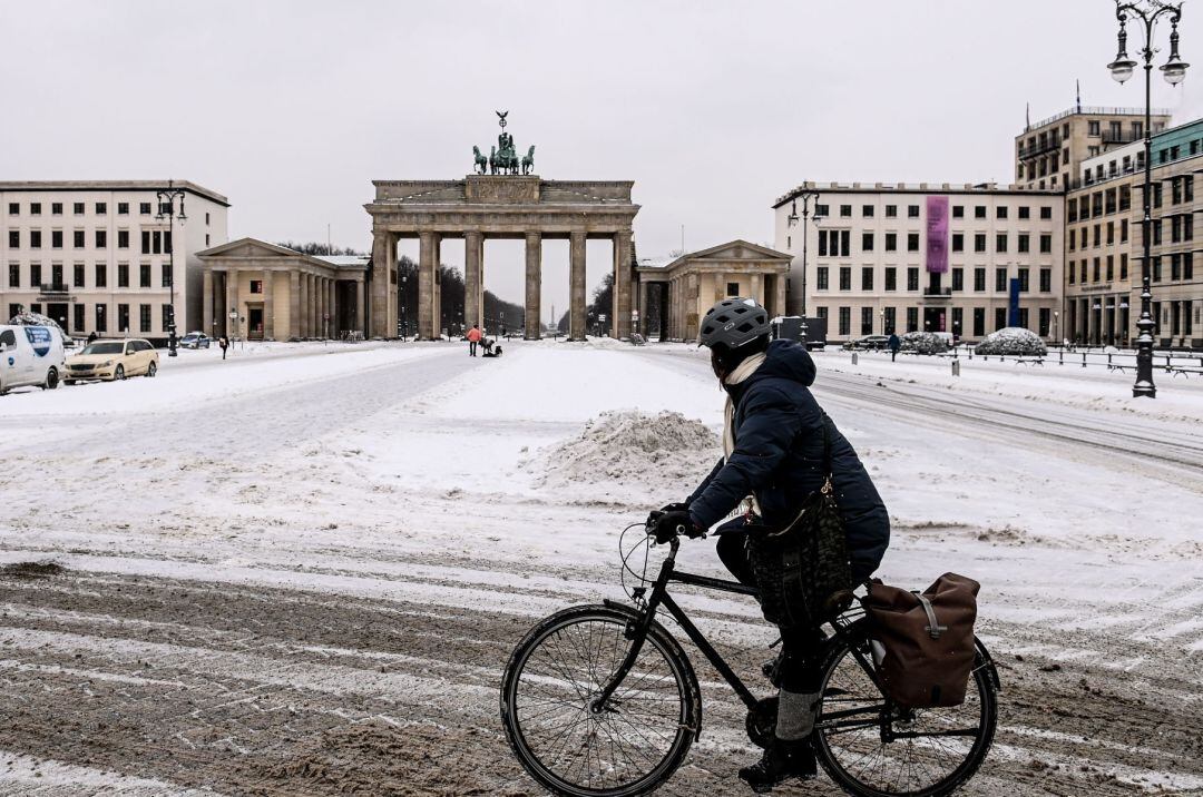 Alemania extiende a marzo un cierre de la vida pública que dura ya 100 días.