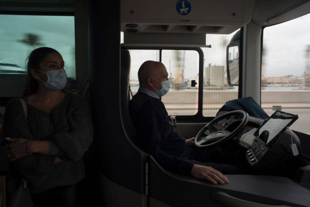 Viajar en autobús público desde Vilafranca a Castelló y regresar a casa puede durar hasta 13 horas