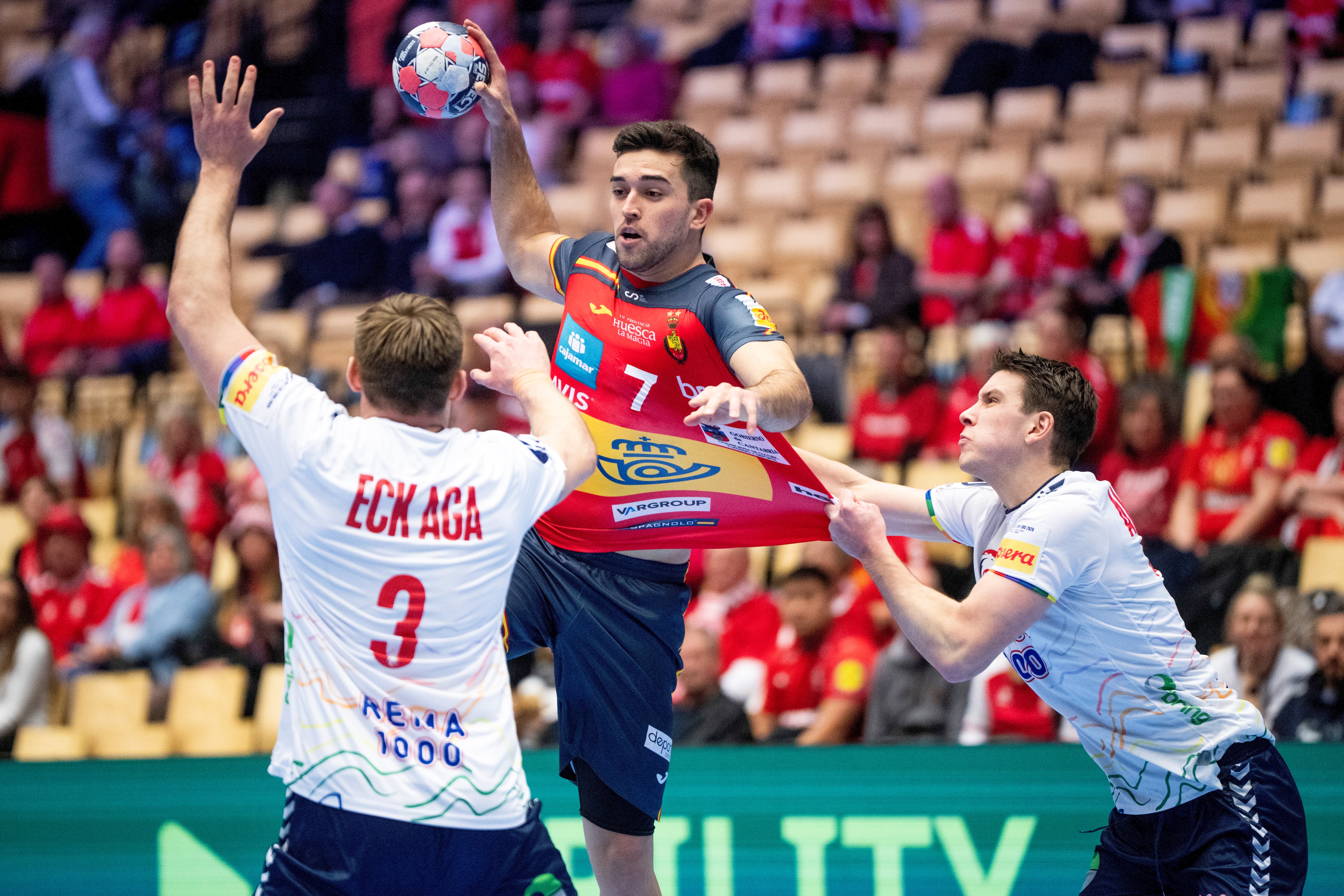 Jan Gurri en el encuentro contra Noruega del Europeo de Balonmano
